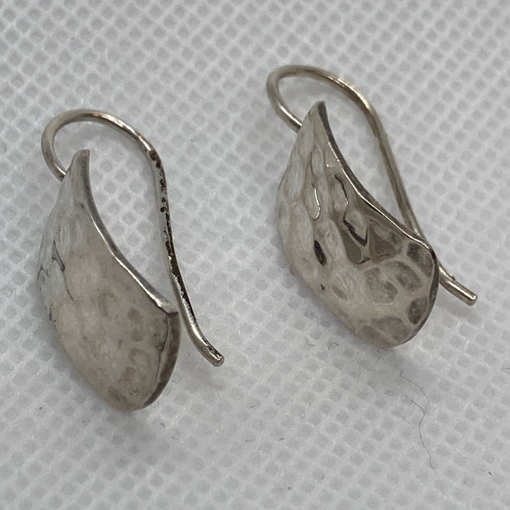 Vintage Silpada sterling silver hammered earrings